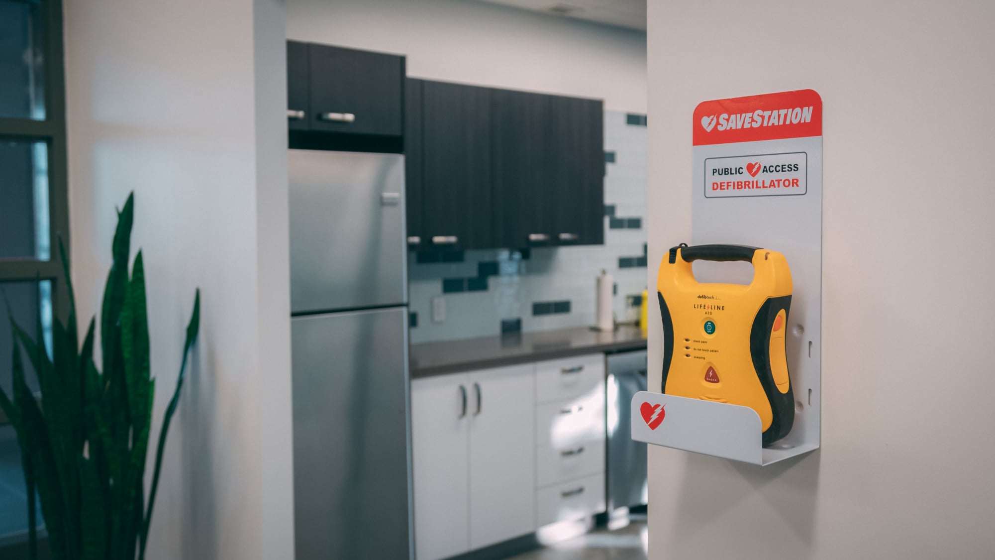 SaveStation AED Cabinet – Official NY Distributor